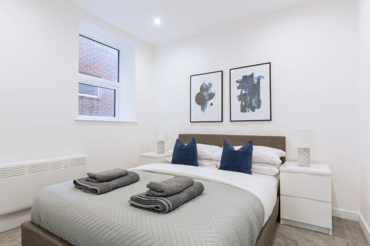 Modern 1 Bedroom Apartment In Central Ипсуич Екстериор снимка